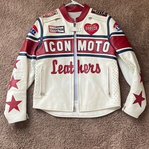 Perfectly worn in, no rips or tears. From a smoke free home.